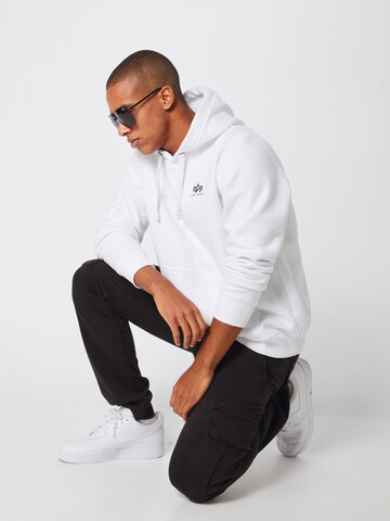 ALPHA INDUSTRIES Regular Fit Sweatshirt in Weiß