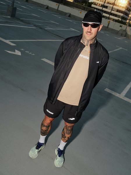 Mike - Sporty Beige Black Look by Pacemaker