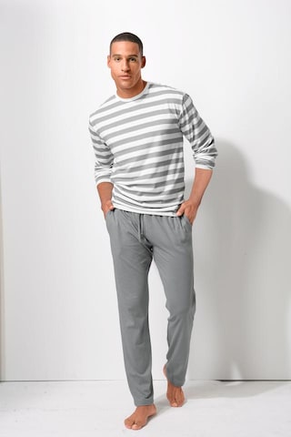 H.I.S Pyjamas lång i grå