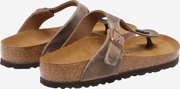 BIRKENSTOCK Сандали с разделител за пръстите 'Gizeh' в кафяво