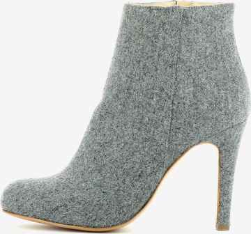 EVITA Ankle Boots in Grey