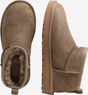 Boots da neve 'Classic Ultra Mini' di UGG in marrone