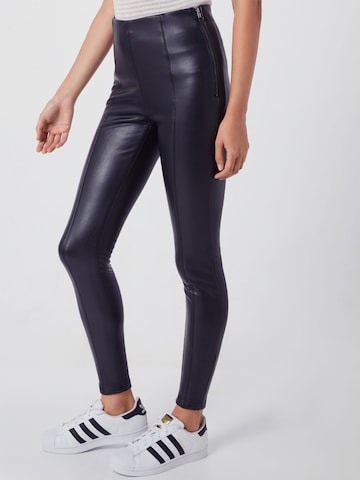 Urban Classics Skinny Leggings in Black: front