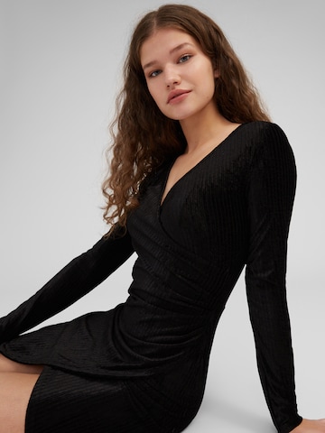 Rochie 'Narcisa' de la EDITED pe negru