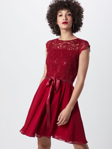 Robe de cocktail SWING en rouge : devant