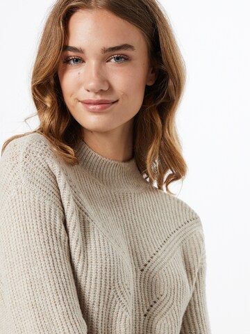 VILA Sweater in Beige