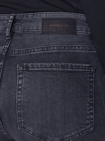 ARMEDANGELS Slimfit Jeans 'Tilla' in Grau