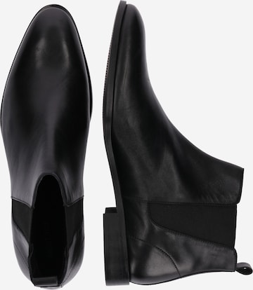ABOUT YOU Chelsea Boots 'Danny' in Black: side