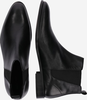 Chelsea Boots 'Danny' ABOUT YOU en noir : sur le côté