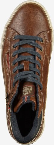 MUSTANG Sneakers hoog in Bruin