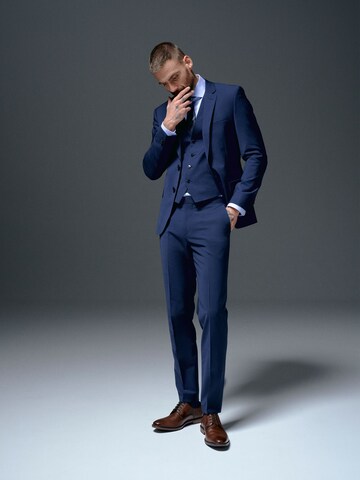 Blue Slimfit Suit Look