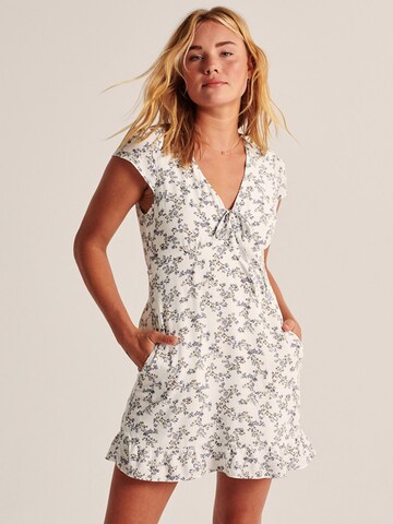 Abercrombie & Fitch Šaty 'Babydoll' – bílá: přední strana