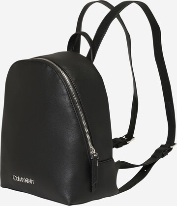 Calvin Klein - Mochila em preto