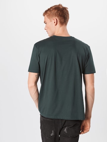 Coupe regular T-Shirt ALPHA INDUSTRIES en vert : derrière