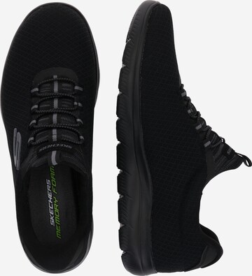 SKECHERS - Sapatilhas slip-on 'Summits' em preto