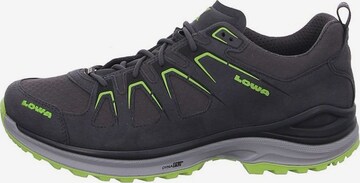 LOWA Outdoorschuhe in Grau