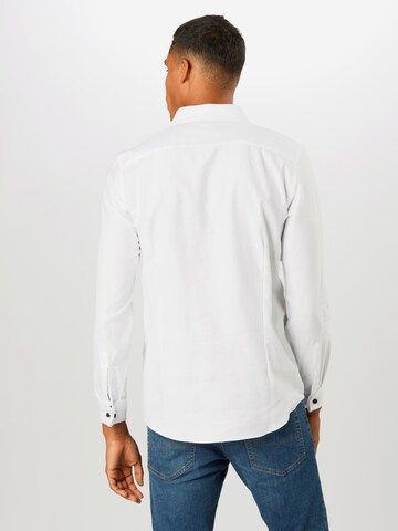 BURTON MENSWEAR LONDON - Ajuste regular Camisa en blanco