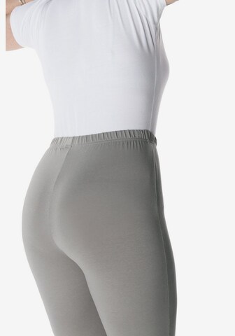 Skinny Leggings di SHEEGO in grigio