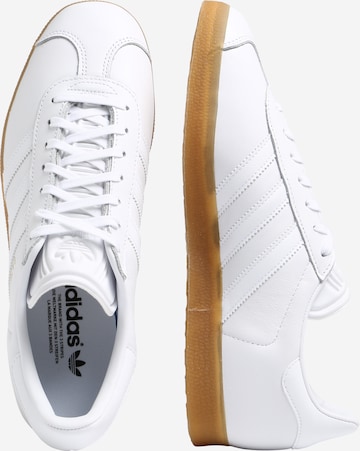 ADIDAS ORIGINALS Madalad ketsid 'Gazelle', värv valge