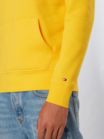 TOMMY HILFIGER Regular fit Sweatshirt in Geel