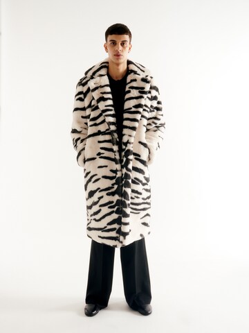 Classy White Tiger Look