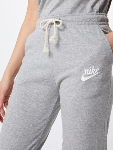 Nike Sportswear Ozke Hlače | siva barva