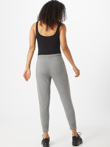 NIKE Zúžený Sportovní kalhoty – šedá