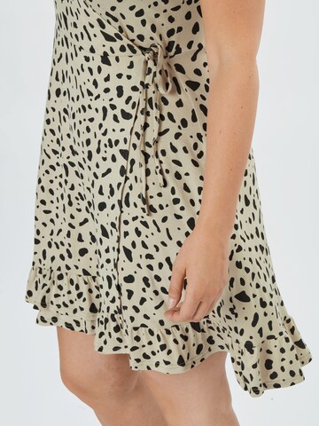 Missguided Plus Kleid in Beige