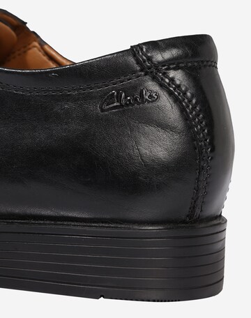 CLARKS Buty sznurowane 'Tilden Walk' w kolorze czarny