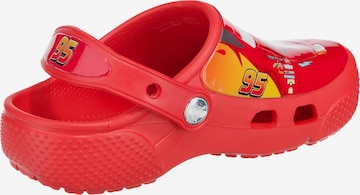 Chaussure basse Crocs en rouge