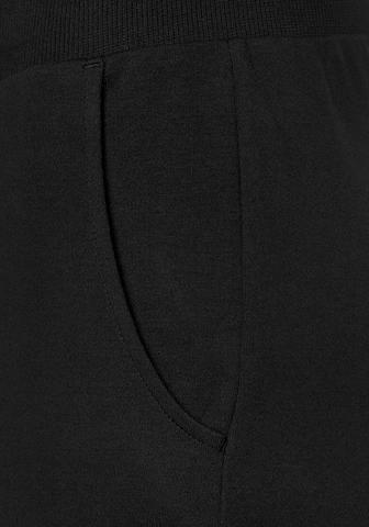 regular Pantaloni di BENCH in nero