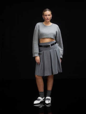 Mixed Trends Look