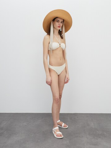 EDITED Regular Bikinihose 'Rochelle' in Beige