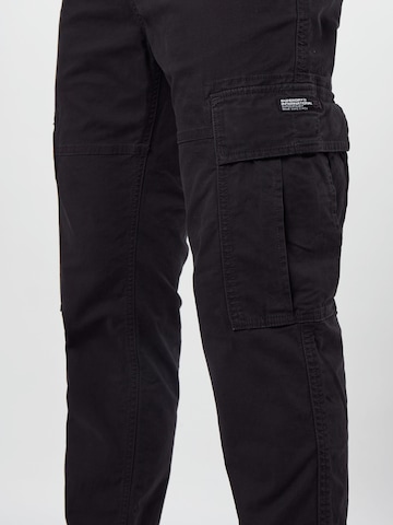 Superdryregular Cargo hlače - crna boja