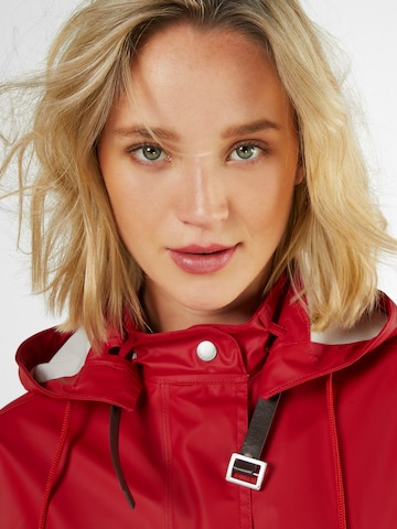 ILSE JACOBSEN Raincoat in Red