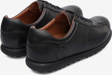Chaussure à lacets 'Pelotas' CAMPER en noir