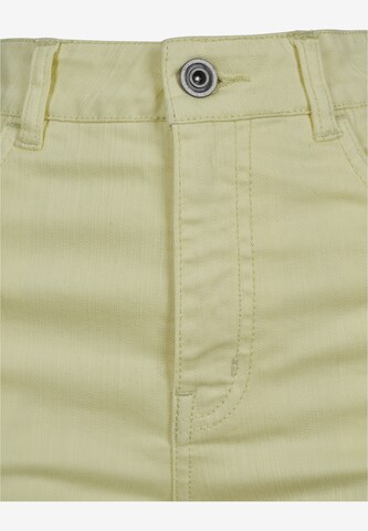 Urban Classics Regular Shorts in Gelb