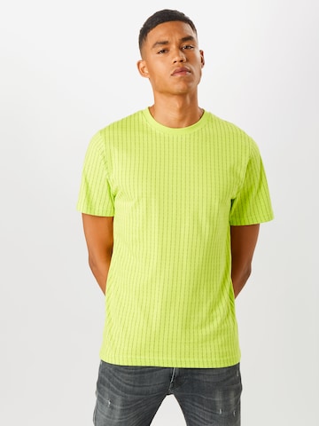 T-Shirt Mister Tee en jaune : devant