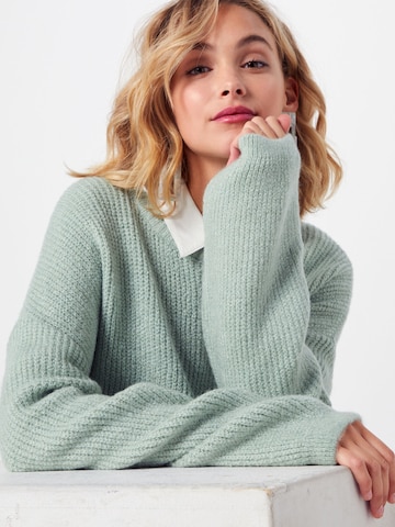 ABOUT YOU Oversize sveter 'Mina' - Zelená