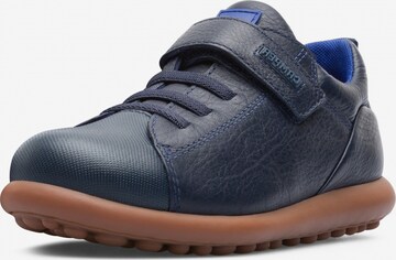 Baskets 'Pelotas' CAMPER en bleu : devant