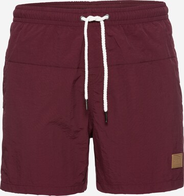 Shorts de bain Urban Classics en rouge : devant