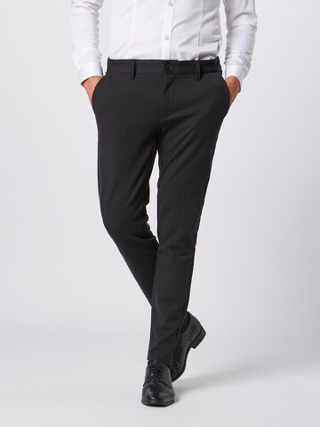 Coupe slim Pantalon chino 'Mark' Only & Sons en noir : devant