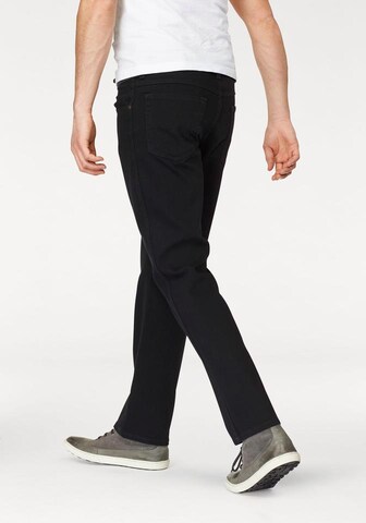 WRANGLER Regular Stretch-Jeans 'Durable' in Schwarz