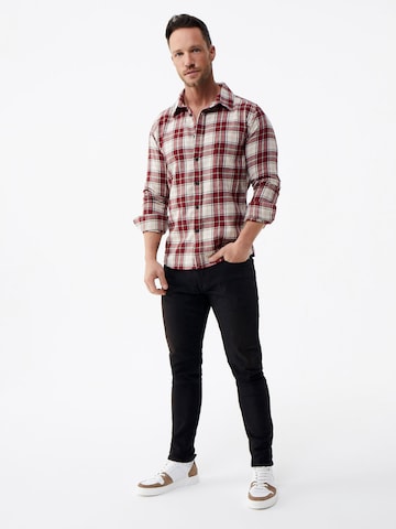 DAN FOX APPAREL Regular fit Button Up Shirt 'Thies' in Red