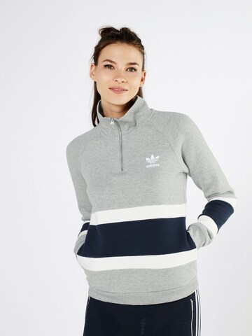 ADIDAS ORIGINALS Sweatshirt in Grijs: voorkant