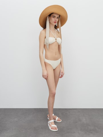 EDITED Regular Bikini Top 'Rochelle' in Beige