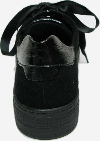 SEMLER Lace-Up Shoes in Black