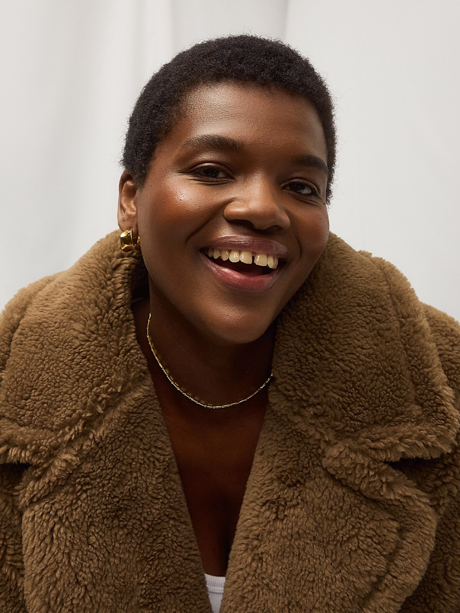 Fabiana Lima - Cozy Teddycoat Look