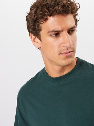 Urban Classics Shirt in Green