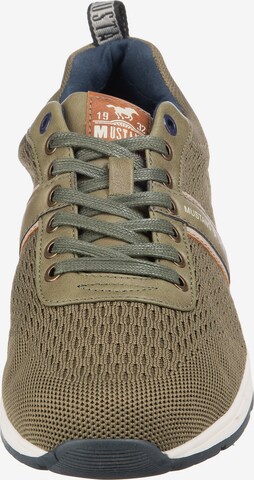 MUSTANG Sneakers laag '4154305' in Groen